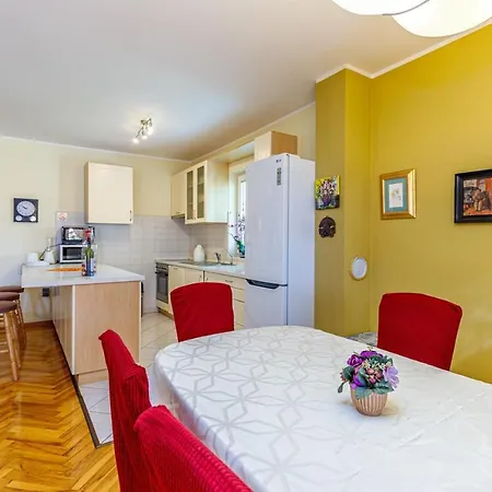 Fedora Apartment