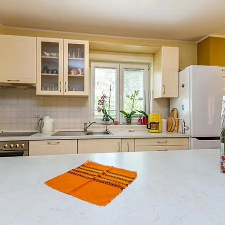 Fedora Apartment *
